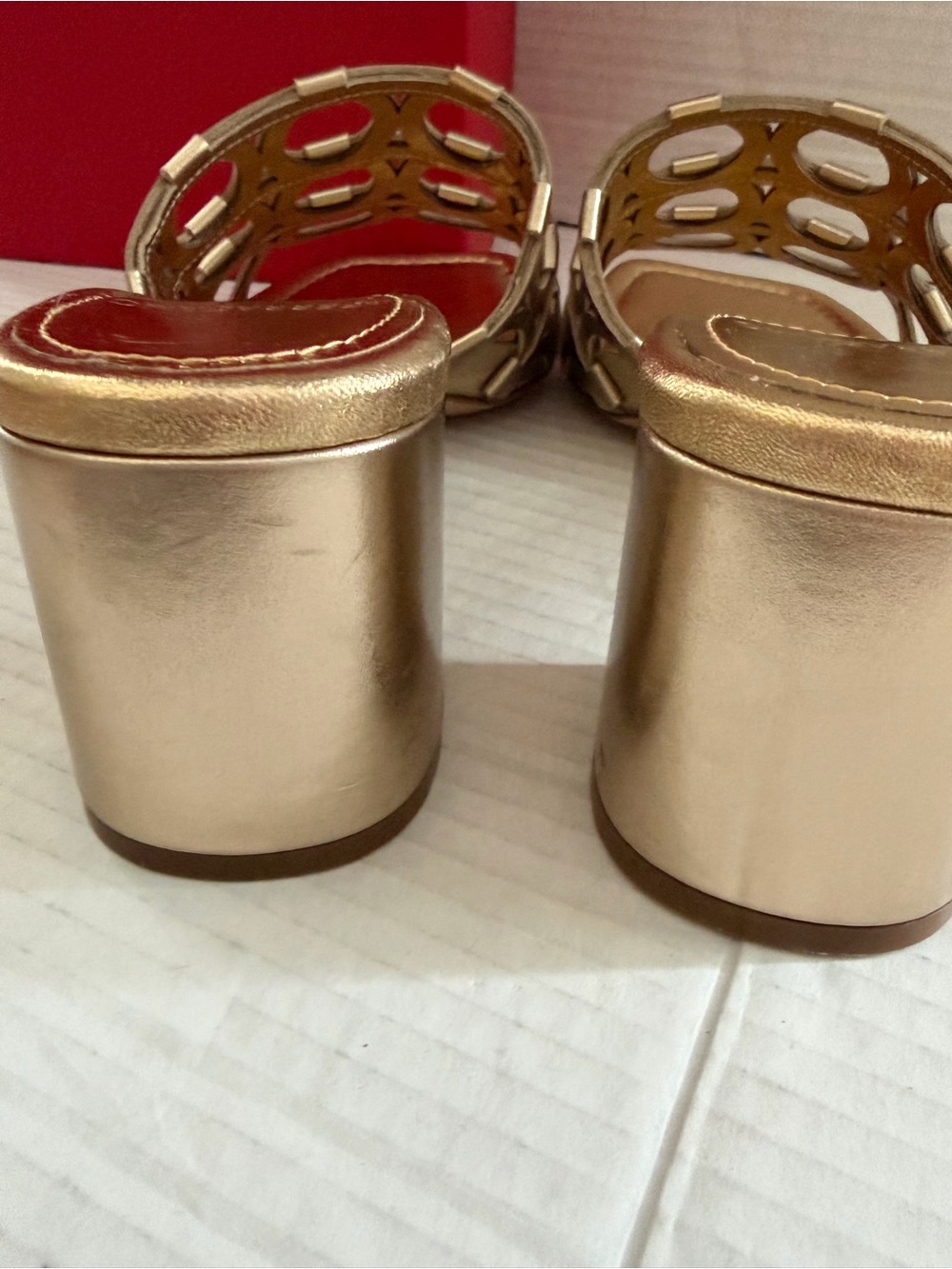FERRAGAMO Gancini Erne 55 Metallic Gold Laser Cut Leather Slide Sandals 8 - Picture 5 of 11